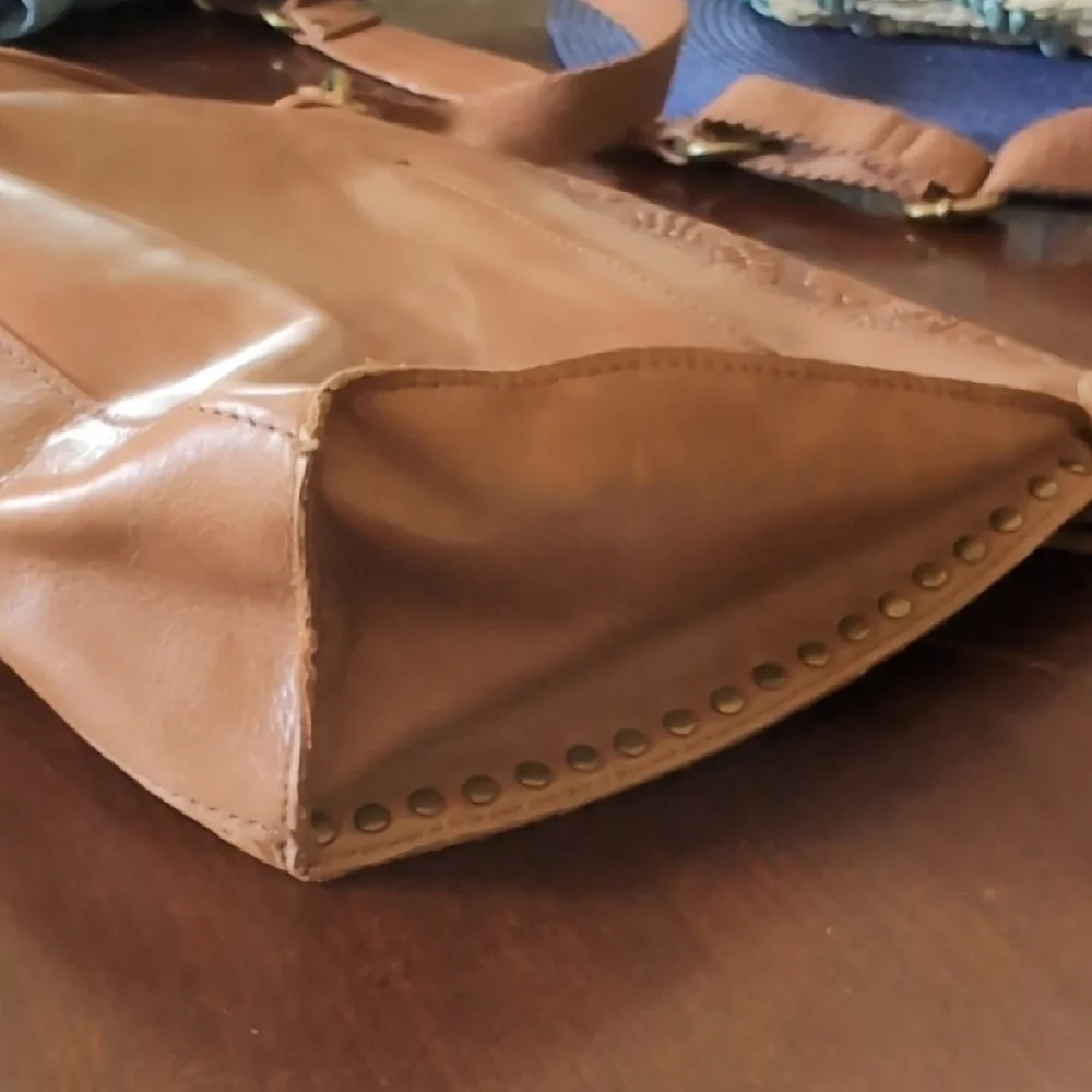 The Sak Brown Leather Crossbody Bag with Embossed Design - Picture 8 of 16